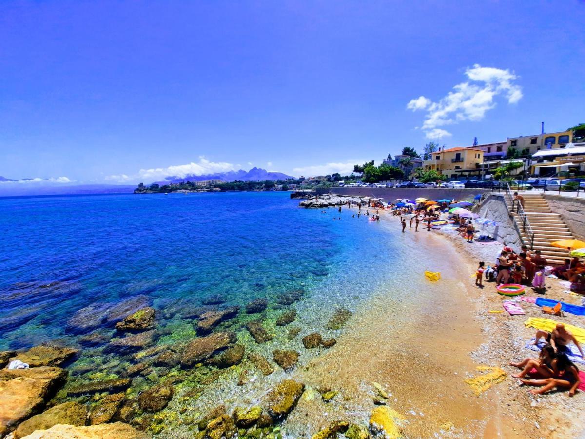 Apartamento Seafront House Gabbiano Azzurro Santa Flavia Exterior foto