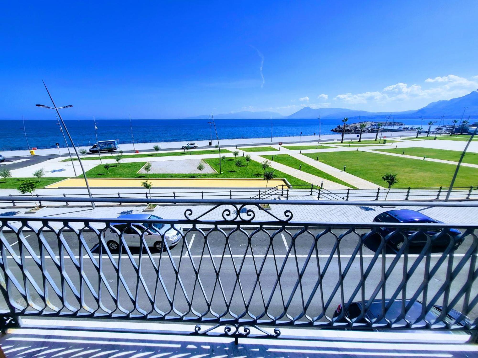 Apartamento Seafront House Gabbiano Azzurro Santa Flavia Exterior foto