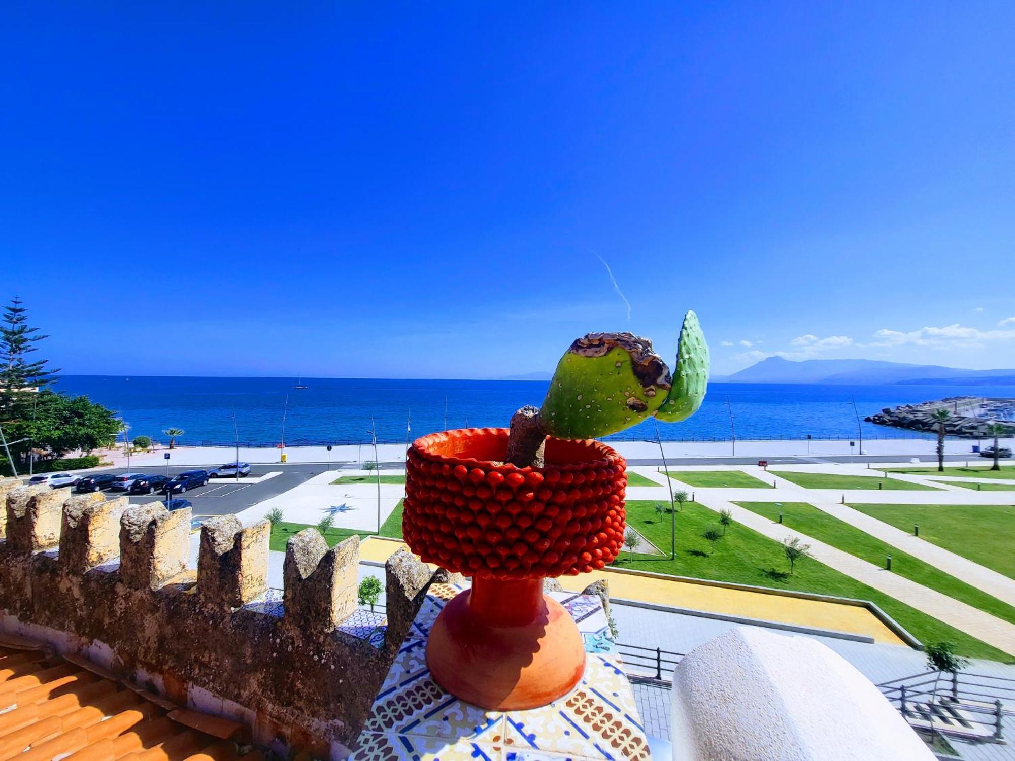 Apartamento Seafront House Gabbiano Azzurro Santa Flavia Exterior foto