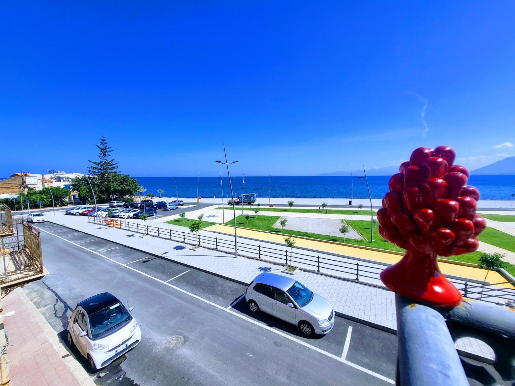Apartamento Seafront House Gabbiano Azzurro Santa Flavia Exterior foto